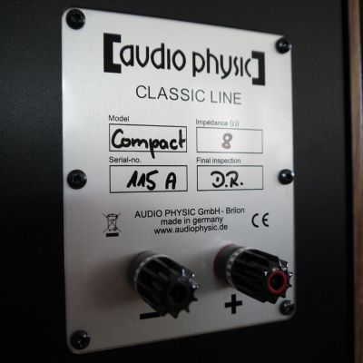 Полочная акустика Audio Physic Classic Compact walnut