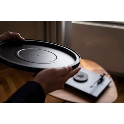 Проигрыватель винила Pro-Ject DEBUT CARBON EVO (2M Red) High Gloss Black