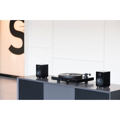 Проигрыватель винила Pro-Ject Juke Box E (OM 5e) piano black