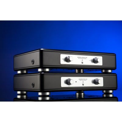Предварительный ламповый усилитель Trafomatic Audio Evolution Line One (black/silver plates)